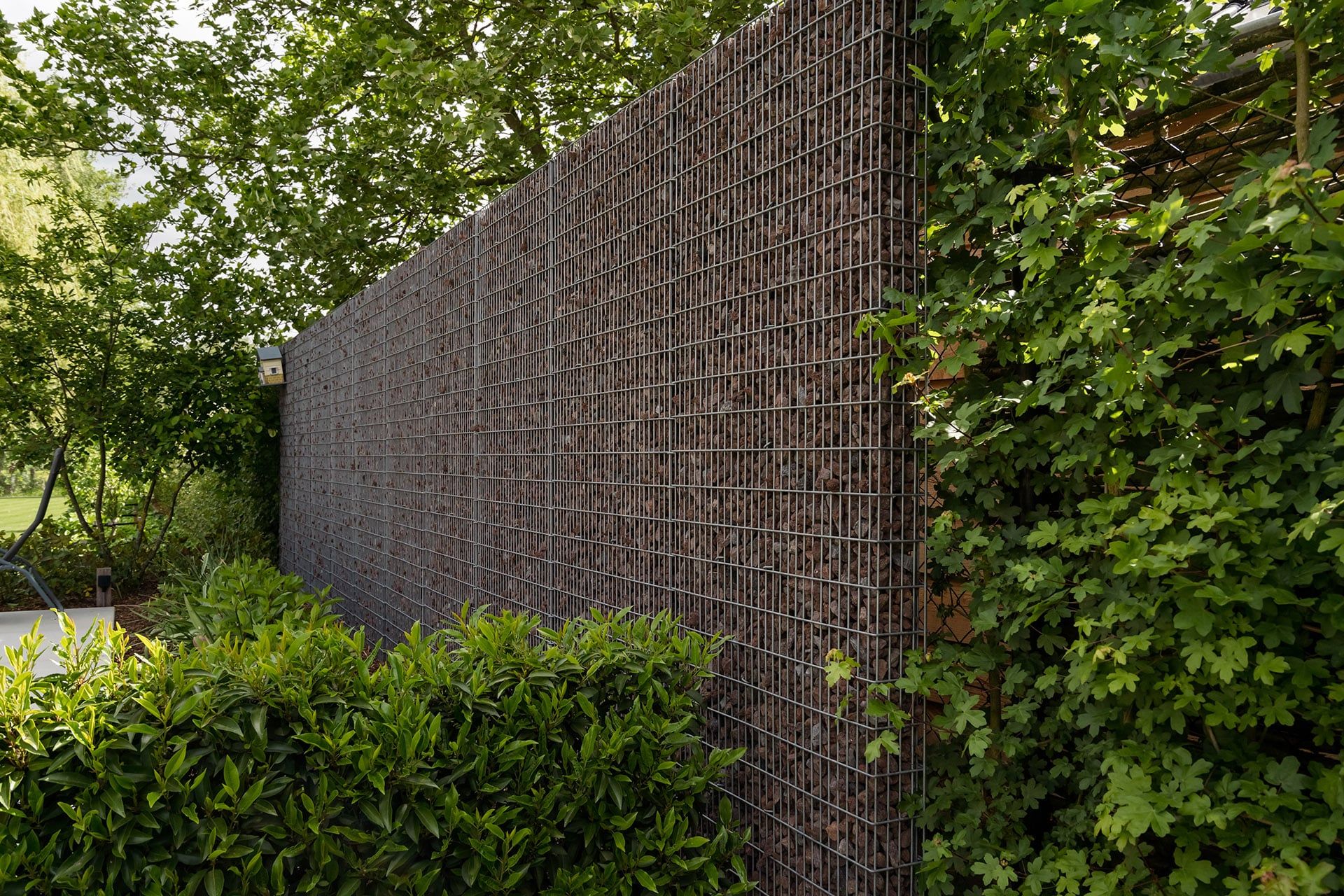 Ook aan de privacy van je tuin denken wij met onze mooie omheiningen